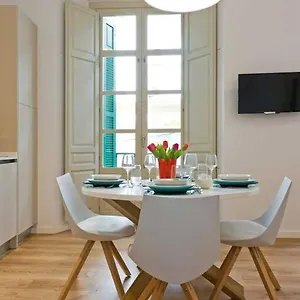 https://apartamento-centro-historico-i.1costadelsol.com